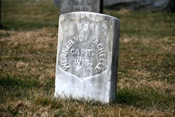 gravestone of Werner von Bachelle at Antietam National Cemetery